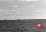 Standbild American Naval Task Force Peleliu Palau Inseln, 1944, aus Sekunde 32 historischem Filmmaterial Videoclip 65675022937