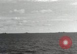 Standbild American Naval Task Force Peleliu Palau Inseln, 1944, aus Sekunde 33 historischem Filmmaterial Videoclip 65675022937