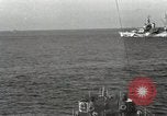 Standbild American Naval Task Force Peleliu Palau Inseln, 1944, aus Sekunde 47 historischem Filmmaterial Videoclip 65675022937
