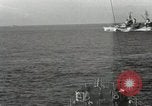Standbild American Naval Task Force Peleliu Palau Inseln, 1944, aus Sekunde 50 historischem Filmmaterial Videoclip 65675022937
