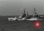 Standbild American Naval Task Force Peleliu Palau Inseln, 1944, aus Sekunde 54 historischem Filmmaterial Videoclip 65675022937