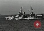 Standbild American Naval Task Force Peleliu Palau Inseln, 1944, aus Sekunde 56 historischem Filmmaterial Videoclip 65675022937