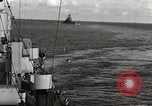Standbild American Naval Task Force Peleliu Palau Inseln, 1944, aus Sekunde 61 historischem Filmmaterial Videoclip 65675022937