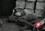 Standbild Vereinigten Staaten Marines Peleliu Palau Inseln, 1944, aus Sekunde 8 historischem Filmmaterial Videoclip 65675022955