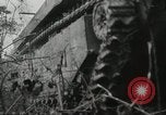 Standbild Vereinigten Staaten Marines Peleliu Palau Inseln, 1944, aus Sekunde 23 historischem Filmmaterial Videoclip 65675022957