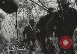Standbild Vereinigten Staaten Marines Peleliu Palau Inseln, 1944, aus Sekunde 56 historischem Filmmaterial Videoclip 65675022957