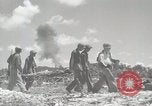 Standbild 5th Marine Division Peleliu Palau Inseln, 1944, aus Sekunde 18 historischem Filmmaterial Videoclip 65675022958