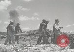 Standbild 5th Marine Division Peleliu Palau Inseln, 1944, aus Sekunde 19 historischem Filmmaterial Videoclip 65675022958