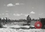 Standbild 5th Marine Division Peleliu Palau Inseln, 1944, aus Sekunde 35 historischem Filmmaterial Videoclip 65675022958