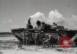 Standbild 5th Marine Division Peleliu Palau Inseln, 1944, aus Sekunde 38 historischem Filmmaterial Videoclip 65675022958