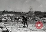 Standbild 5th Marine Division Peleliu Palau Inseln, 1944, aus Sekunde 51 historischem Filmmaterial Videoclip 65675022958