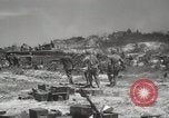 Standbild 5th Marine Division Peleliu Palau Inseln, 1944, aus Sekunde 60 historischem Filmmaterial Videoclip 65675022958