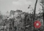 Standbild 5th Marine Division Peleliu Palau Inseln, 1944, aus Sekunde 3 historischem Filmmaterial Videoclip 65675022959