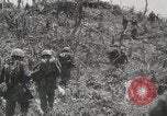 Standbild 5th Marine Division Peleliu Palau Inseln, 1944, aus Sekunde 32 historischem Filmmaterial Videoclip 65675022959