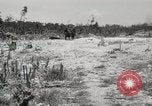 Standbild 5th Marine Division Peleliu Palau Inseln, 1944, aus Sekunde 51 historischem Filmmaterial Videoclip 65675022959