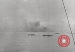 Standbild 5th Marine Division Peleliu Palau Inseln, 1944, aus Sekunde 56 historischem Filmmaterial Videoclip 65675022961