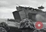 Standbild United States Marine Corps Peleliu Palau Inseln, 1944, aus Sekunde 8 historischem Filmmaterial Videoclip 65675022964