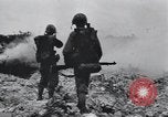 Standbild United States Marine Corps Peleliu Palau Inseln, 1944, aus Sekunde 9 historischem Filmmaterial Videoclip 65675022965