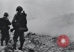 Standbild United States Marine Corps Peleliu Palau Inseln, 1944, aus Sekunde 13 historischem Filmmaterial Videoclip 65675022965
