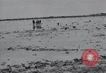 Standbild United States Marine Corps Peleliu Palau Inseln, 1944, aus Sekunde 54 historischem Filmmaterial Videoclip 65675022965