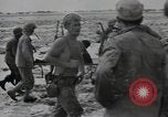 Standbild United States Marine Corps Peleliu Palau Inseln, 1944, aus Sekunde 56 historischem Filmmaterial Videoclip 65675022965