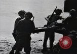 Standbild United States Marine Corps Peleliu Palau Inseln, 1944, aus Sekunde 62 historischem Filmmaterial Videoclip 65675022965