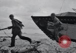 Standbild 81 Army Division Peleliu Palau Inseln, 1944, aus Sekunde 27 historischem Filmmaterial Videoclip 65675022966