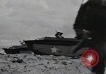 Standbild 81 Army Division Peleliu Palau Inseln, 1944, aus Sekunde 44 historischem Filmmaterial Videoclip 65675022966