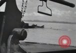 Standbild 81 Army Division Feuern auf Sniper Peleliu Palau Inseln, 1944, aus Sekunde 13 historischem Filmmaterial Videoclip 65675022967