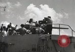 Image Destroyer d'escorte Frament USS (DE-677) Les exercices de tir United States USA, 1944, de la seconde 6 séquences d'archives historiques vidéo 65675022983