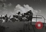 Image Destroyer d'escorte Frament USS (DE-677) Les exercices de tir United States USA, 1944, de la seconde 12 séquences d'archives historiques vidéo 65675022983