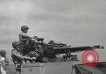Image Destroyer d'escorte Frament USS (DE-677) Les exercices de tir United States USA, 1944, de la seconde 29 séquences d'archives historiques vidéo 65675022983