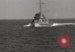 Image Destroyer d'escorte Frament USS (DE-677) Les exercices de tir United States USA, 1944, de la seconde 34 séquences d'archives historiques vidéo 65675022983