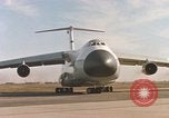 Image un avion C-5 United States USA, 1969, de la seconde 30 séquences d'archives historiques vidéo 65675022985