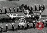 Standbild College Football Madison Wisconsin USA, 1953, aus Sekunde 1 historischem Filmmaterial Videoclip 65675023025