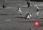 Standbild College Football Madison Wisconsin USA, 1953, aus Sekunde 13 historischem Filmmaterial Videoclip 65675023025