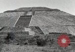 Standbild Pyramide der Sonne Teotihuacan Mexiko, 1925, aus Sekunde 18 historischem Filmmaterial Videoclip 65675023035
