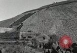 Standbild Pyramide der Sonne Teotihuacan Mexiko, 1925, aus Sekunde 26 historischem Filmmaterial Videoclip 65675023035
