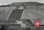 Standbild Pyramide der Sonne Teotihuacan Mexiko, 1925, aus Sekunde 32 historischem Filmmaterial Videoclip 65675023035