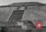 Standbild Pyramide der Sonne Teotihuacan Mexiko, 1925, aus Sekunde 34 historischem Filmmaterial Videoclip 65675023035