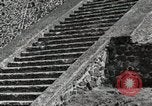 Standbild Pyramide der Sonne Teotihuacan Mexiko, 1925, aus Sekunde 39 historischem Filmmaterial Videoclip 65675023035