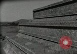 Standbild Pyramide der Sonne Teotihuacan Mexiko, 1925, aus Sekunde 47 historischem Filmmaterial Videoclip 65675023035
