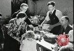 Standbild Toy Darlehen Exchange Los Angeles California USA, 1935, aus Sekunde 54 historischem Filmmaterial Videoclip 65675023048