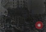 Standbild Gabriele D'Annunzio und anderen Freiwilligen organisieren Fiume Kroatien, 1919, aus Sekunde 40 historischem Filmmaterial Videoclip 65675023053
