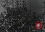 Standbild Gabriele D'Annunzio und anderen Freiwilligen organisieren Fiume Kroatien, 1919, aus Sekunde 51 historischem Filmmaterial Videoclip 65675023053