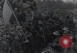 Standbild Gabriele D'Annunzio und anderen Freiwilligen organisieren Fiume Kroatien, 1919, aus Sekunde 62 historischem Filmmaterial Videoclip 65675023053
