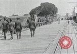 Immagine di Carrizal prigionieri liberati El Paso Texas International Bridge USA, 1916, secondo 4 filmato di repertorio 65675023061