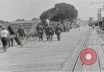 Immagine di Carrizal prigionieri liberati El Paso Texas International Bridge USA, 1916, secondo 10 filmato di repertorio 65675023061