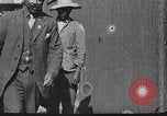 Immagine di Pancho Villa con le sue truppe Messico, 1916, secondo 3 filmato di repertorio 65675023068