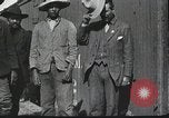 Immagine di Pancho Villa con le sue truppe Messico, 1916, secondo 4 filmato di repertorio 65675023068